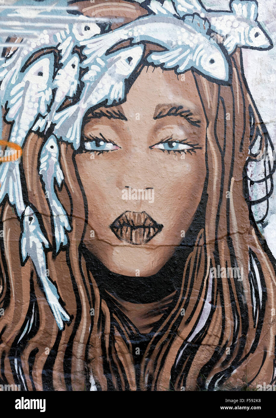 Mermaid con pesce nei capelli, graffiti, arte di strada, Cologne-Mülheim, Nord Reno-Westfalia, Germania Foto Stock