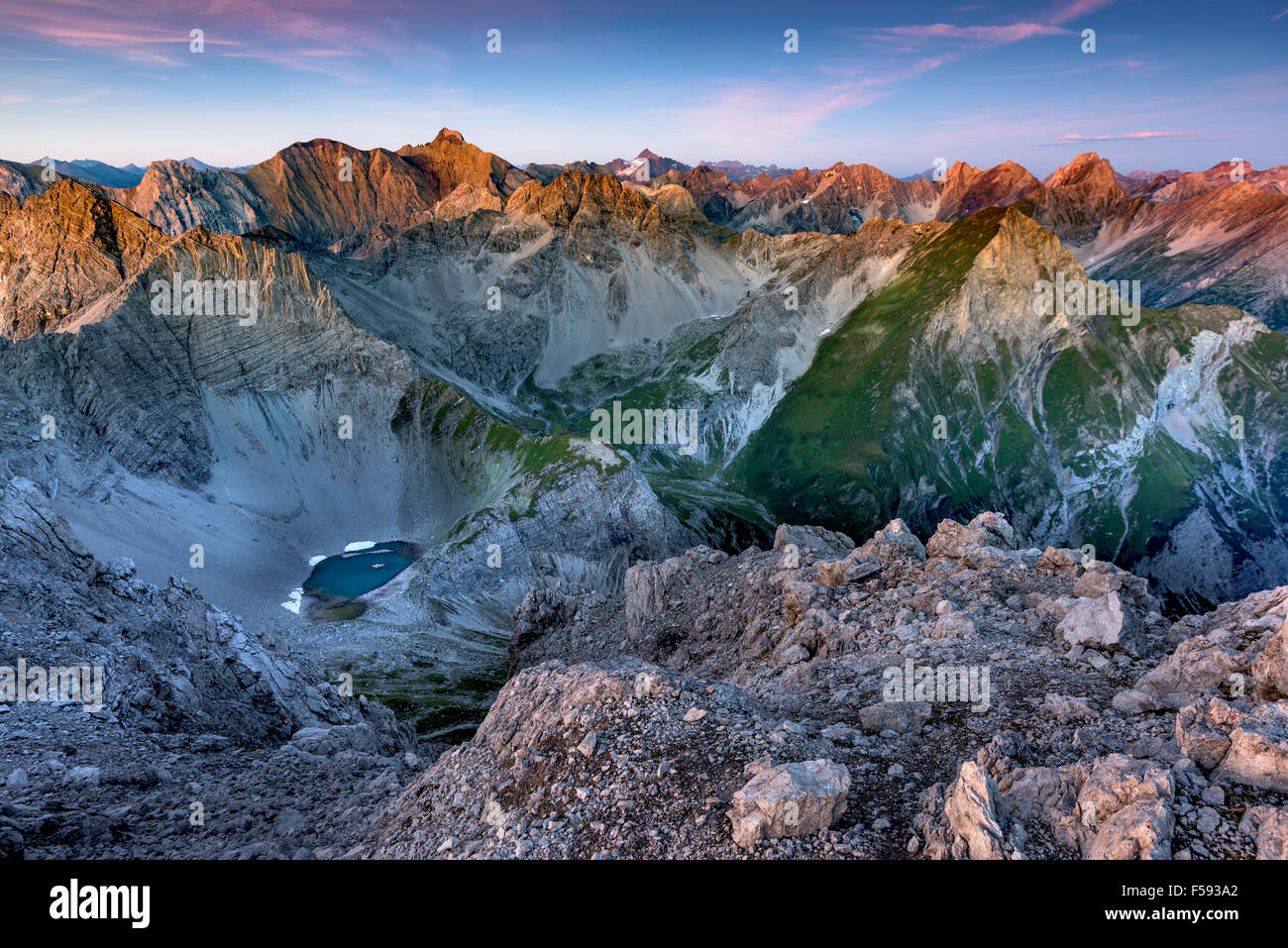 Fersee Schie, Lechtal Alpi a sunrise, Gramais, Valle del Lech, Tirolo, Austria Foto Stock