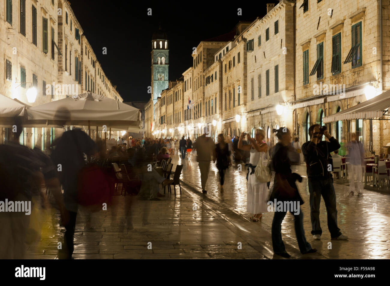 La vita notturna di Dubrovnik. Croazia Foto Stock