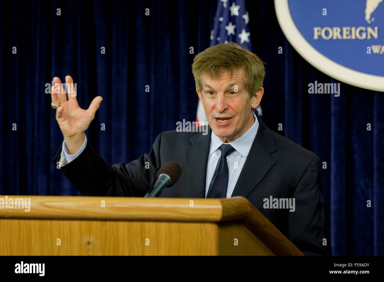 Il Professor Allan Lichtman di American University, parlando al Dipartimento di Stato degli Stati Uniti Foreign Press Center sulle elezioni 2016 Foto Stock