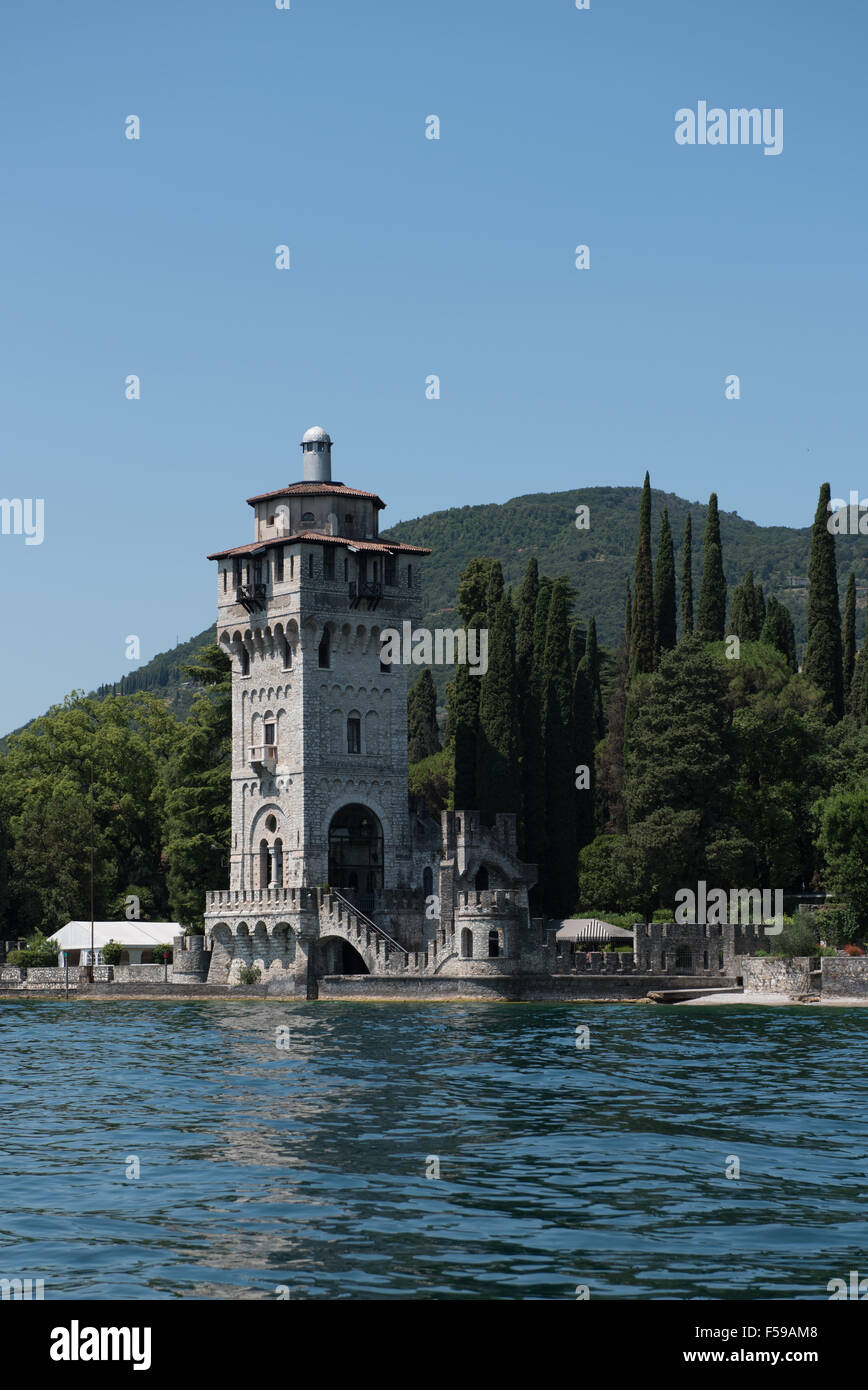 Storica Torre in gargagno presso il lago di garda, Italia Foto Stock