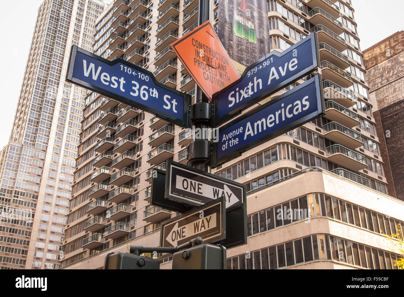 Sesta 6th Avenue, Avenue of the Americas strada segno, Manhattan, New York City, Stati Uniti d'America. Foto Stock