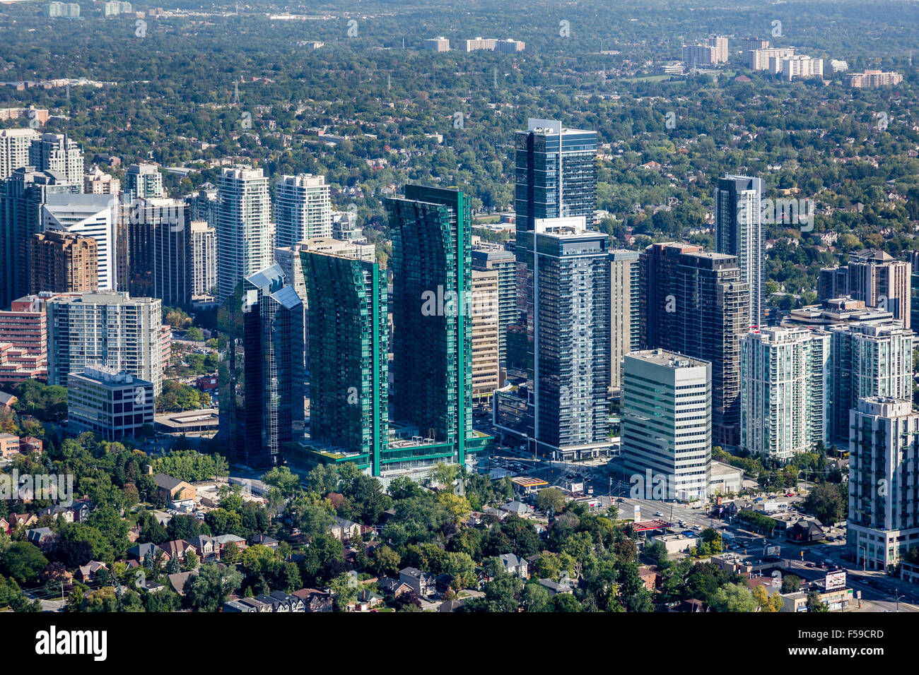 Vista aerea di North York, Ontario dall'autostrada 401 e Yonge San Foto Stock