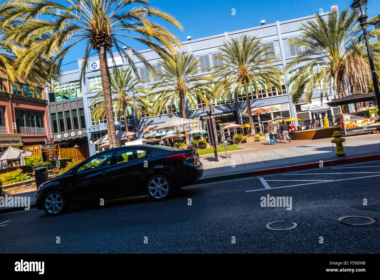 Negozi a San Jose Santana Row un open air shopping mall con oltre 70 negozi, 20 ristoranti e 9 Spa Foto Stock