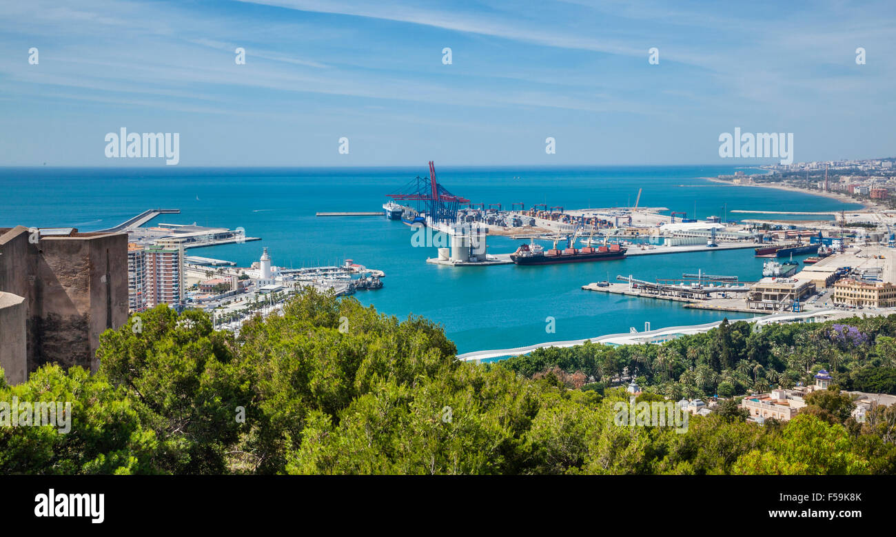 Spagna, Andalusia, provincia di Malaga, vista del porto di Malaga Gibralfaro da Foto Stock