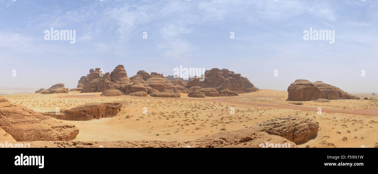 Saudi Arabian il paesaggio del deserto - Mada'in saleh Foto Stock