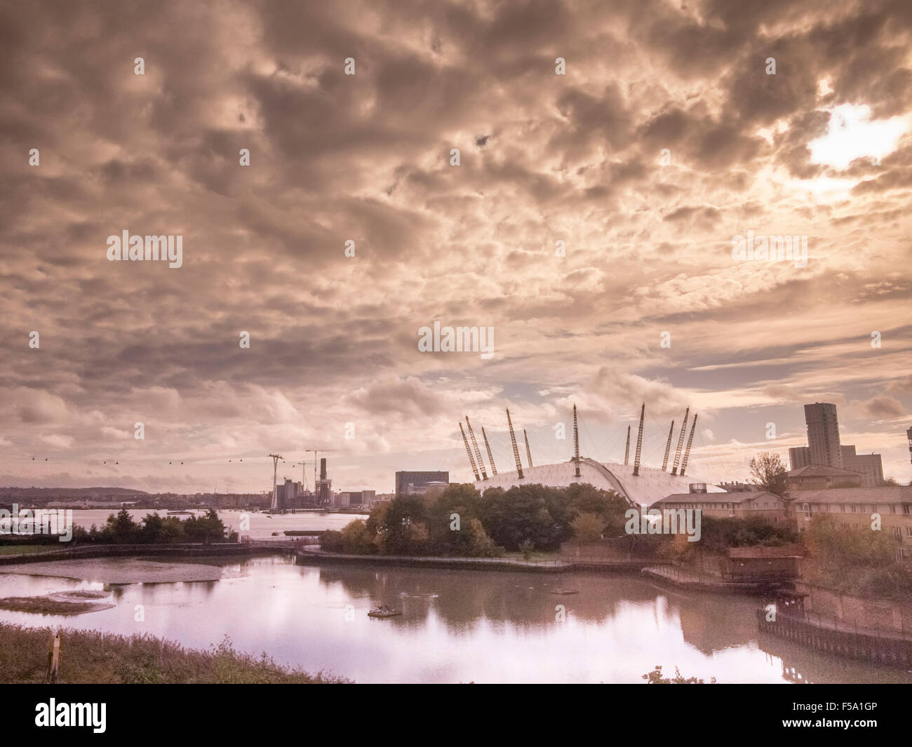 La mattina presto e il Millennium Dome Foto Stock