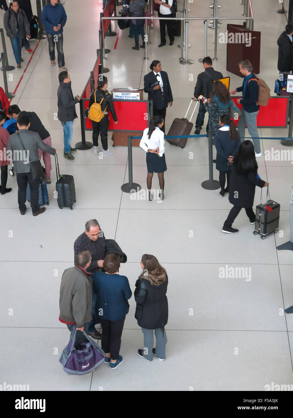 TSA Security Check Point al Terminal 1 dell'Aeroporto Internazionale John F. Kennedy di New York Foto Stock