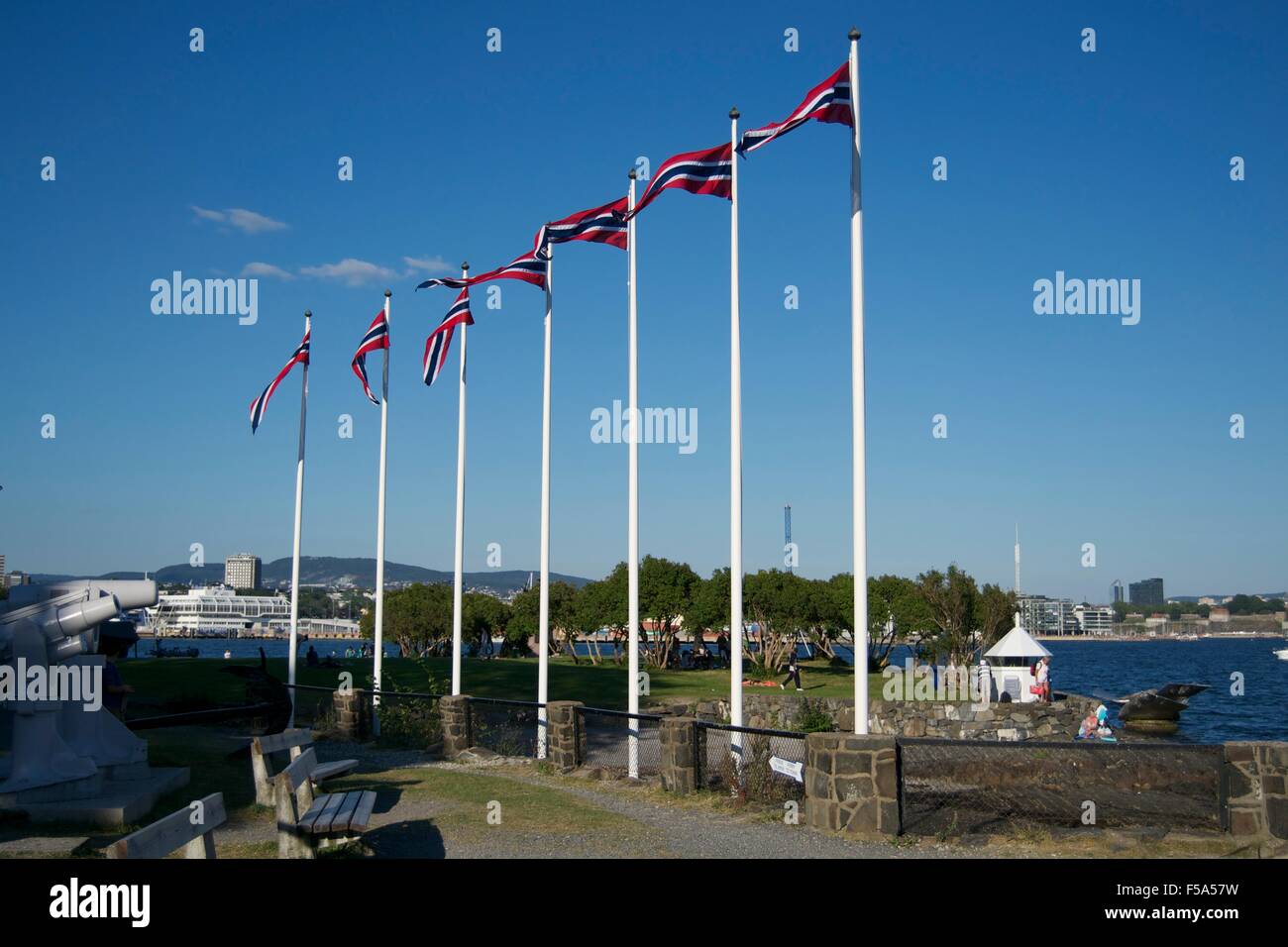Bandiere internazionali port harbour Oslo costa del mare Foto Stock