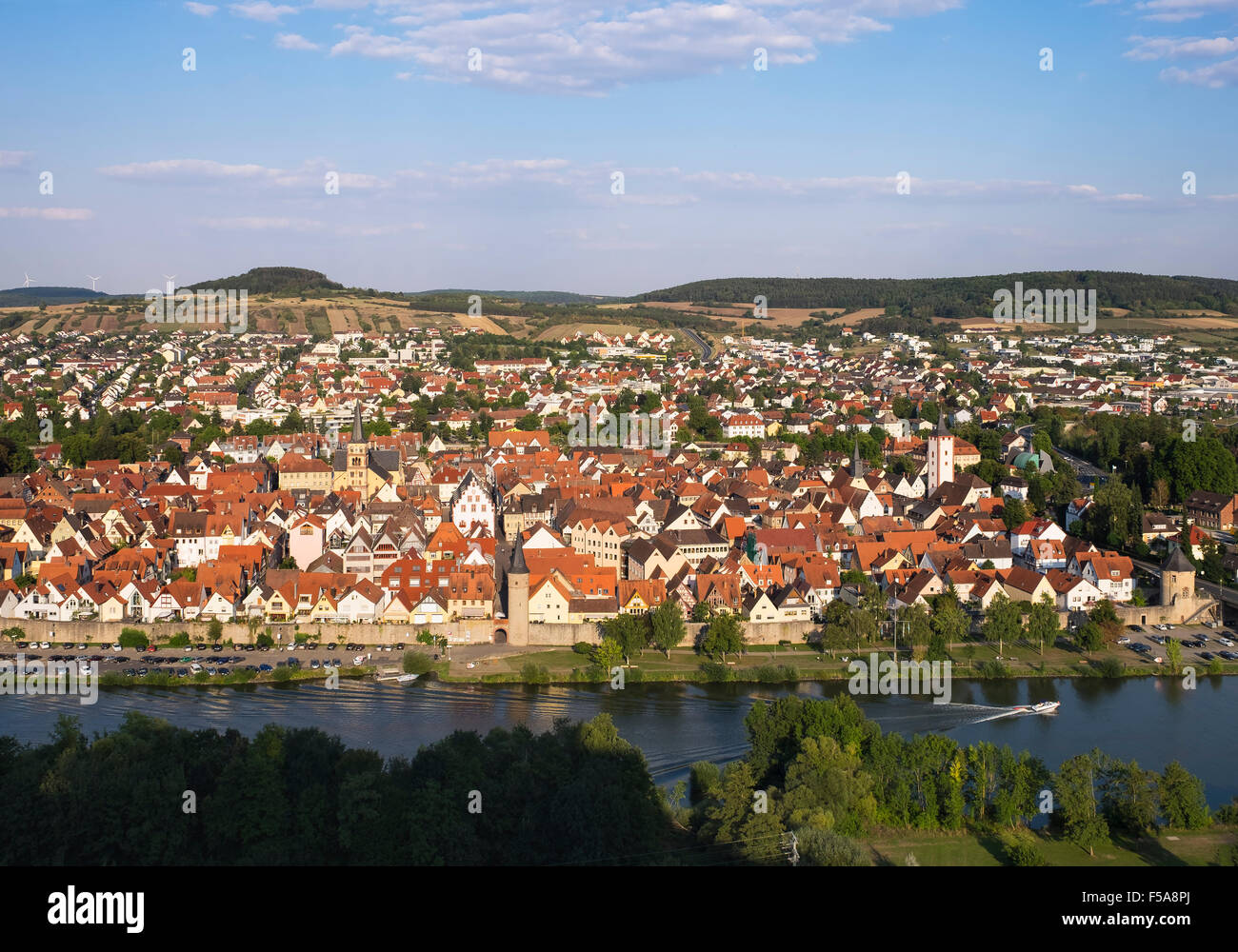 Il fiume principale e il centro storico, Karlstadt, bassa Franconia, Franconia, Baviera, Germania Foto Stock