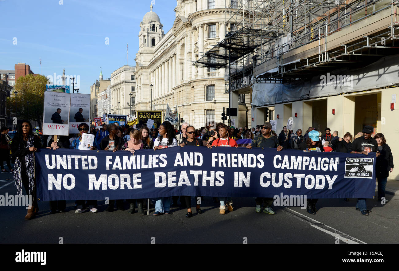 Regno familiari e amici in campagna, non più decessi in custodia della polizia, marcia di protesta a Downing Street, Londra, Gran Bretagna, Regno Unito Foto Stock