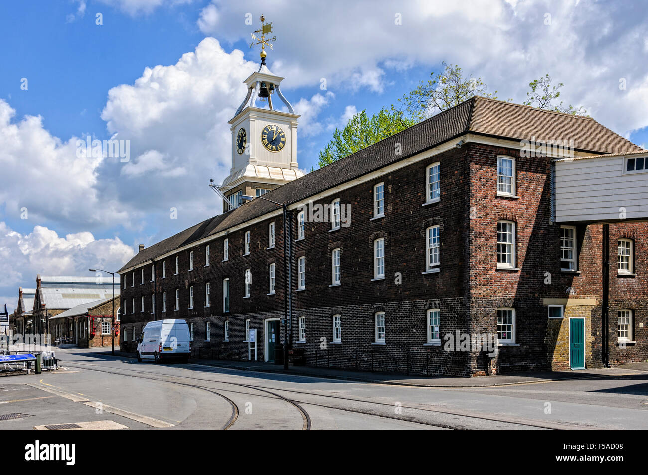 Il Clocktower edificio costruito nel 1723 come un 'uso attuale store' per i materiali e le attrezzature necessarie per navi in costruzione Foto Stock