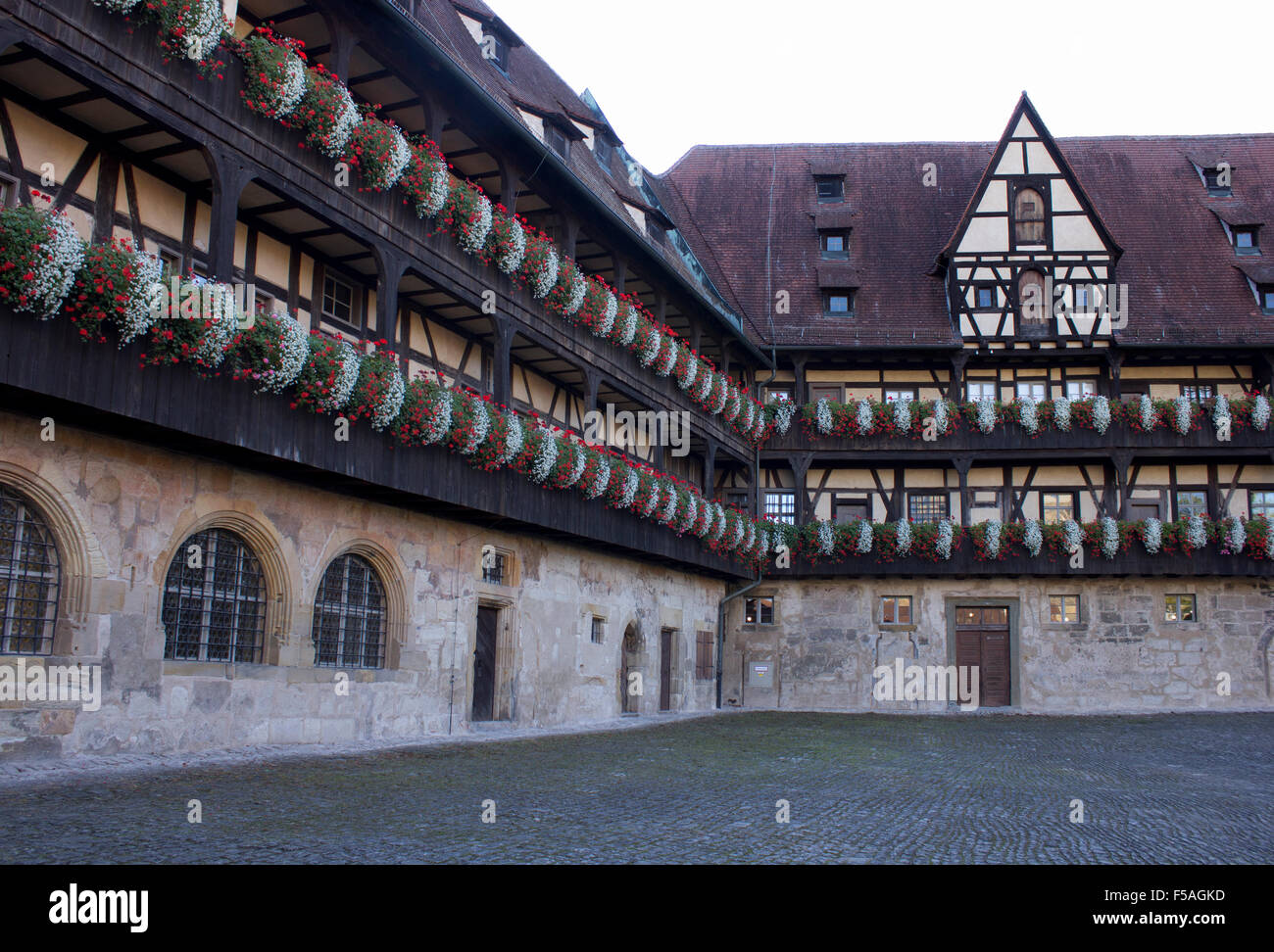 Cortile del Palazzo Vecchio, ora il Museo Storico, a Bamberg in Germania. Foto Stock