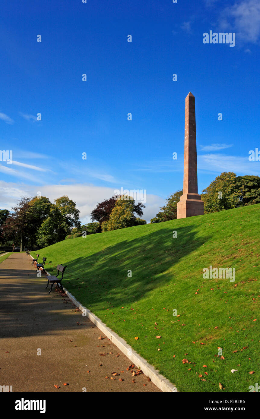 Una vista del sir James McGrigor memorial obelisco in Duthie Park, Aberdeen Scotland, Regno Unito. Foto Stock