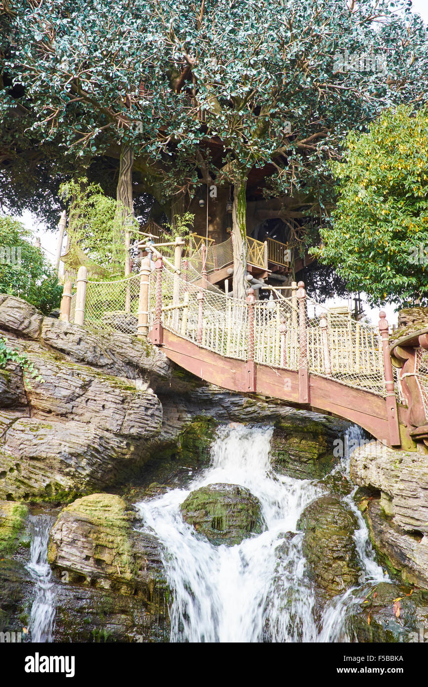 Famiglia svizzera Robinson Tree House su Adventure Isle Disneyland Paris Marne-la-Vallée Chessy Francia Foto Stock