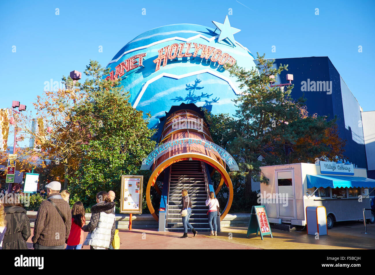 Planet Hollywood a tema ristorante americano entro il Disney Village, Disneyland Paris Marne-la-Vallée Chessy Francia Foto Stock