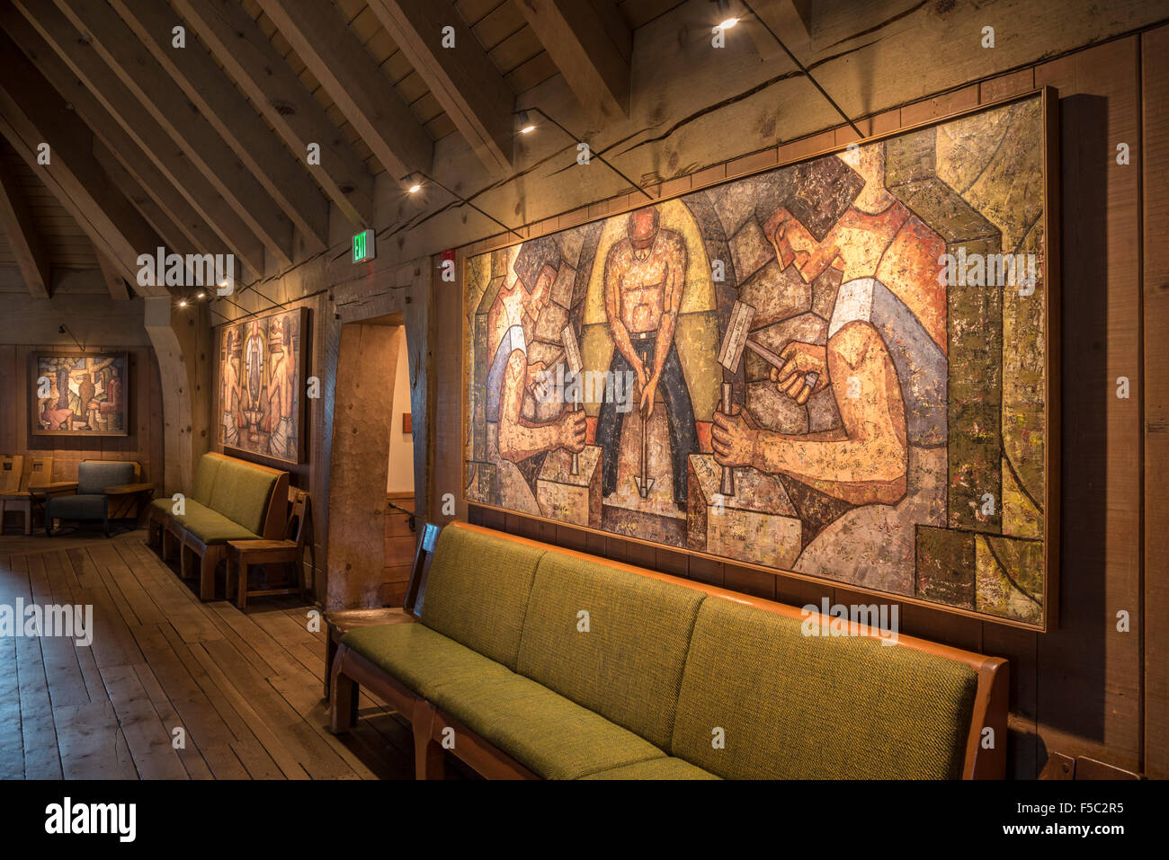 Dipinti di artisti Howard S. Sewall nella lobby al Timberline Lodge sul Monte Cofano, Cascade Mountains, Oregon. Foto Stock