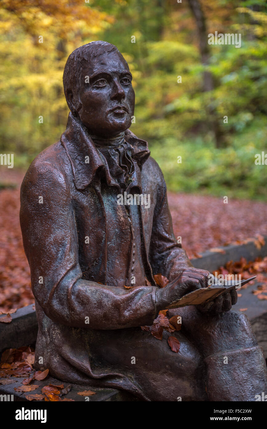 Statua del poeta Scozzese Robert Burns a Birks di Aberfeldy in Perthshire Scozia in autunno o caduta stagione Foto Stock