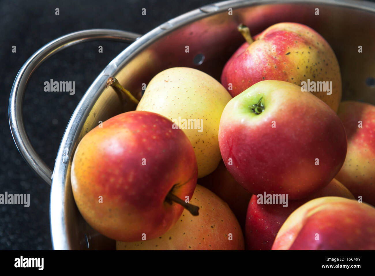 Le mele di scolapasta, Close-Up Foto Stock