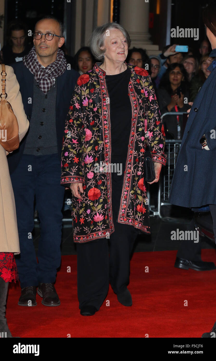 Londra, UK, 13 OTT 2015: Dame Maggie Smith assiste la Signora nel furgone premiere, 59th BFI London Film Festival a Londra Foto Stock