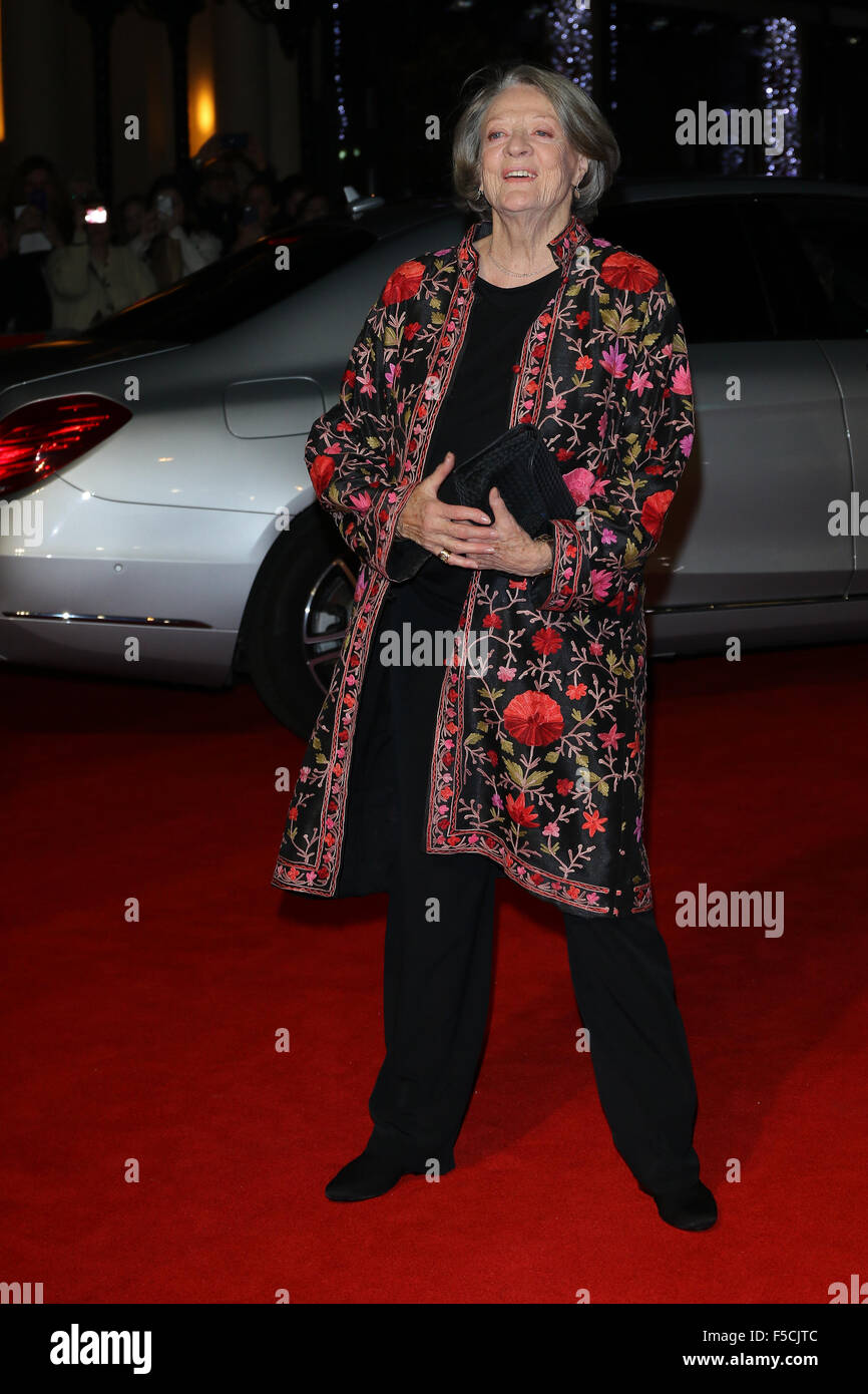 Londra, UK, 13 OTT 2015: Dame Maggie Smith assiste la Signora nel furgone premiere, 59th BFI London Film Festival a Londra Foto Stock