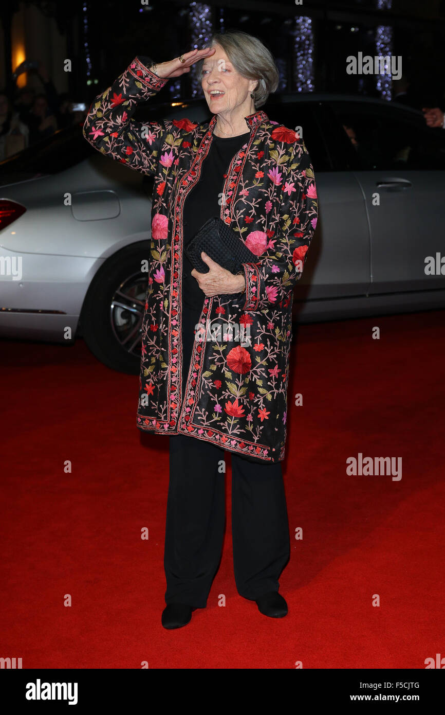 Londra, UK, 13 OTT 2015: Dame Maggie Smith assiste la Signora nel furgone premiere, 59th BFI London Film Festival a Londra Foto Stock