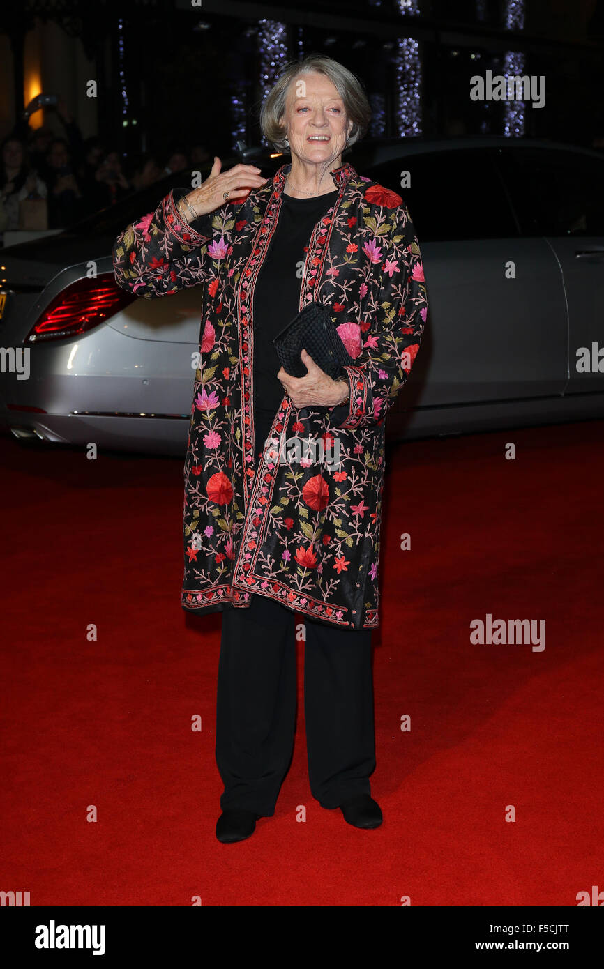 Londra, UK, 13 OTT 2015: Dame Maggie Smith assiste la Signora nel furgone premiere, 59th BFI London Film Festival a Londra Foto Stock