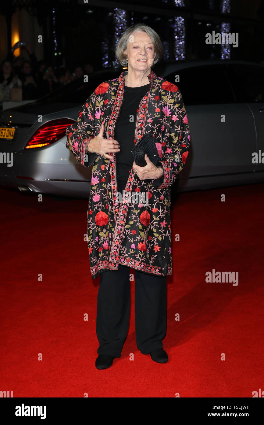 Londra, UK, 13 OTT 2015: Dame Maggie Smith assiste la Signora nel furgone premiere, 59th BFI London Film Festival a Londra Foto Stock