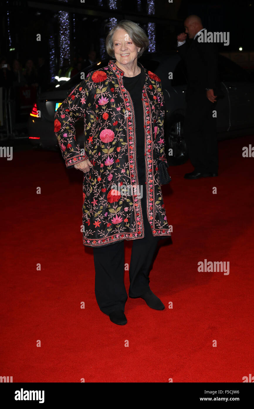 Londra, UK, 13 OTT 2015: Dame Maggie Smith assiste la Signora nel furgone premiere, 59th BFI London Film Festival a Londra Foto Stock