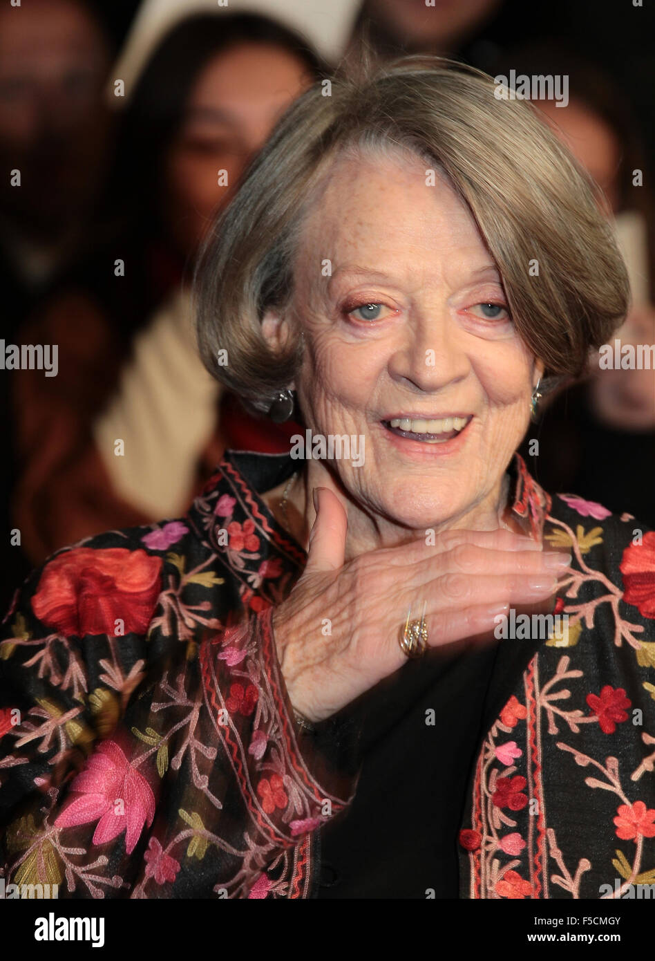 Londra, UK, 13 OTT 2015: Dame Maggie Smith assiste la Signora nel furgone premiere, 59th BFI London Film Festival a Londra Foto Stock