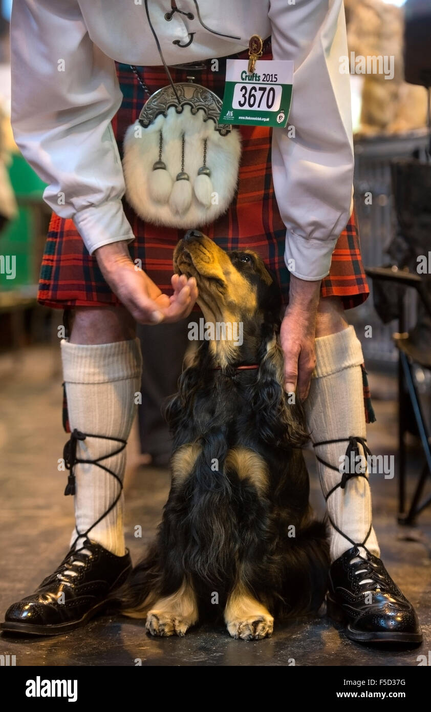Il Crufts dog show al NEC di Birmingham - Colin fiori da Boness in Scozia con il suo Cocker Spaniel Foto Stock