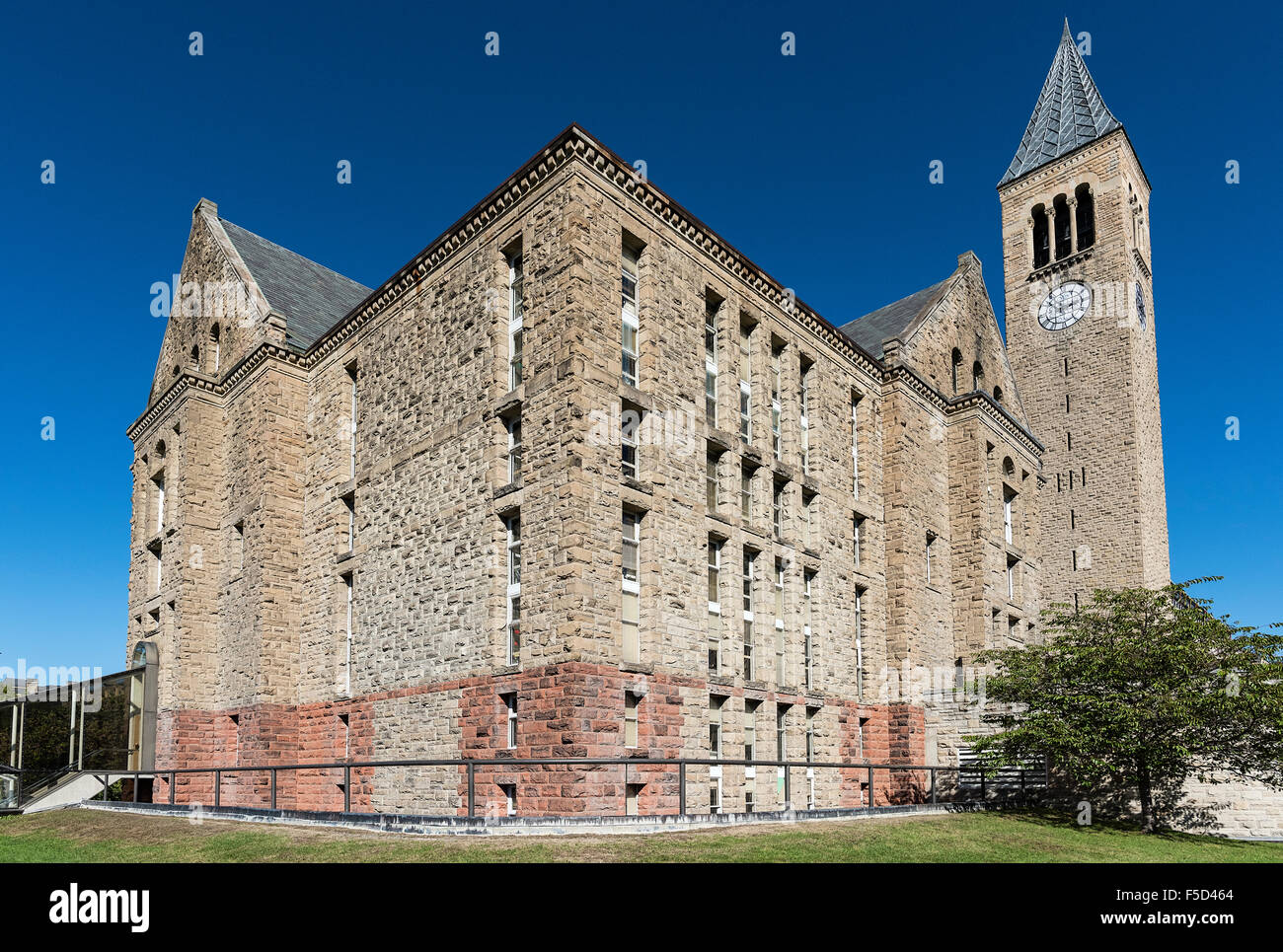 Biblioteca e McGraw torre campanaria sul Cornell University campus Ithaca, New York, Stati Uniti d'America Foto Stock