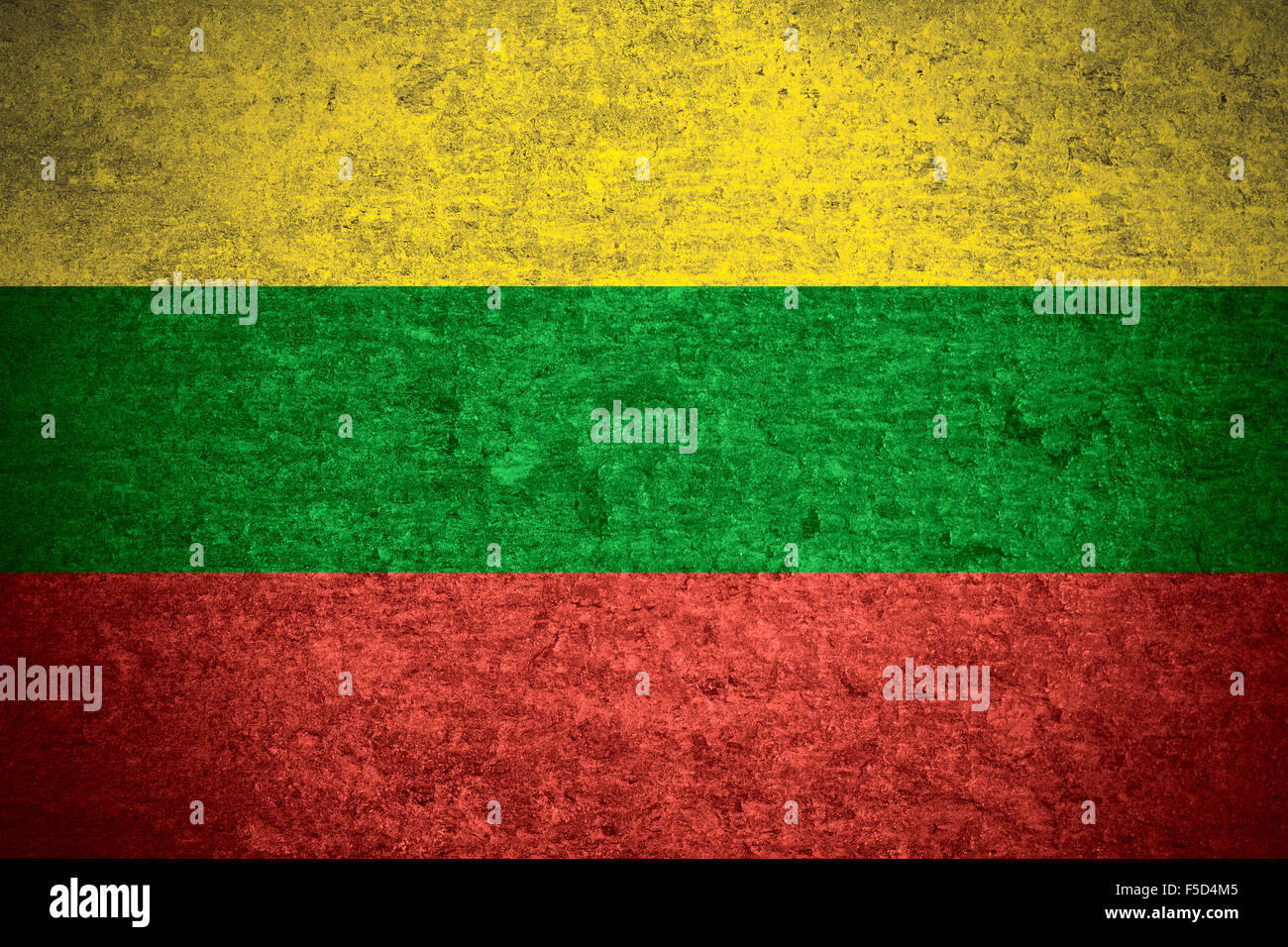 Bandiera della Lituania o lituana banner sul vecchio metallo sfondo texture Foto Stock