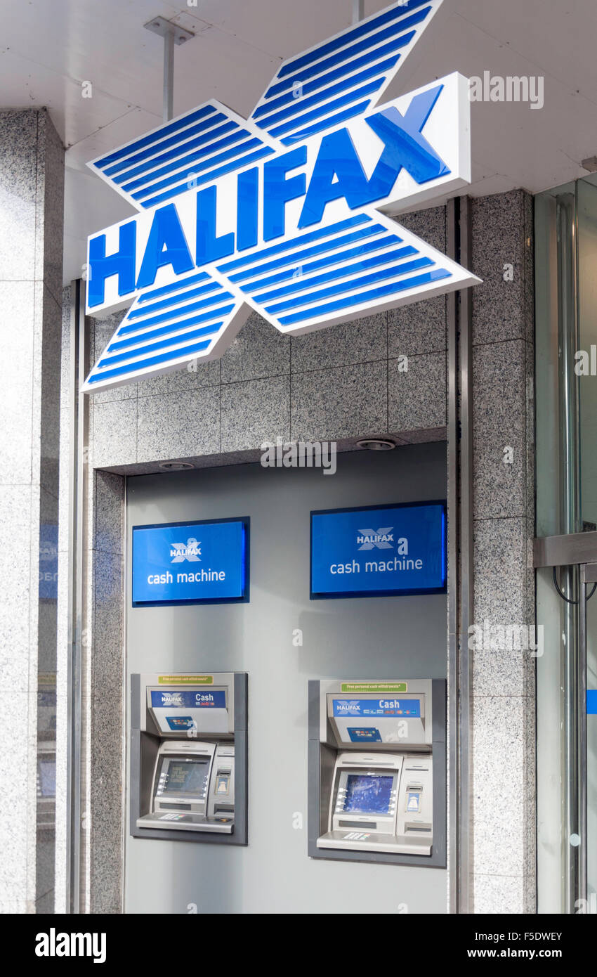 Halifax le macchine di contanti al ramo di retail, Chatham High Street, Chatham, Kent, England, Regno Unito Foto Stock