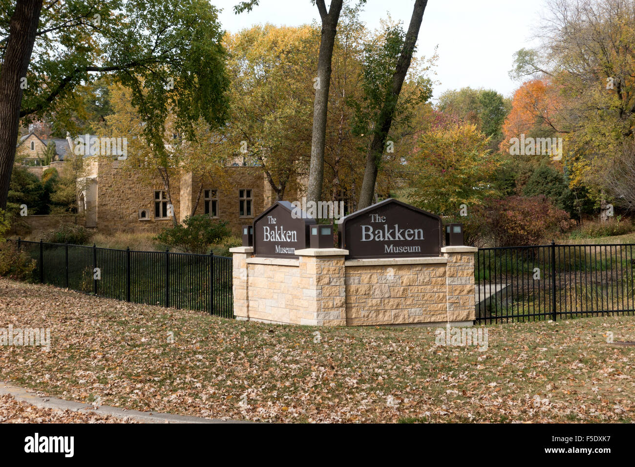 Il Museo Bakken, sulle rive dedicata alla storia di medico di elettricità. Minneapolis Minnesota MN USA Foto Stock