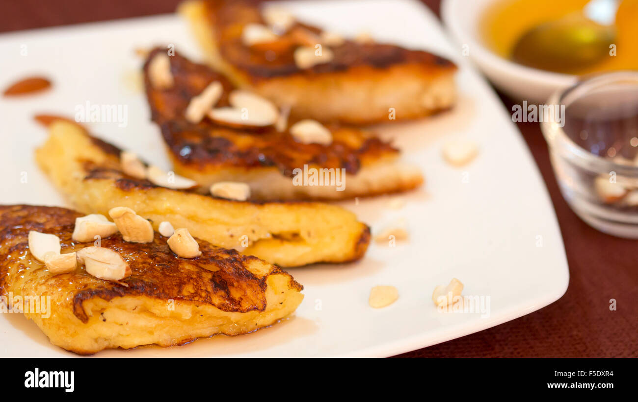 Miele di Banana toast è una rapida e sana colazione piatto. Foto Stock
