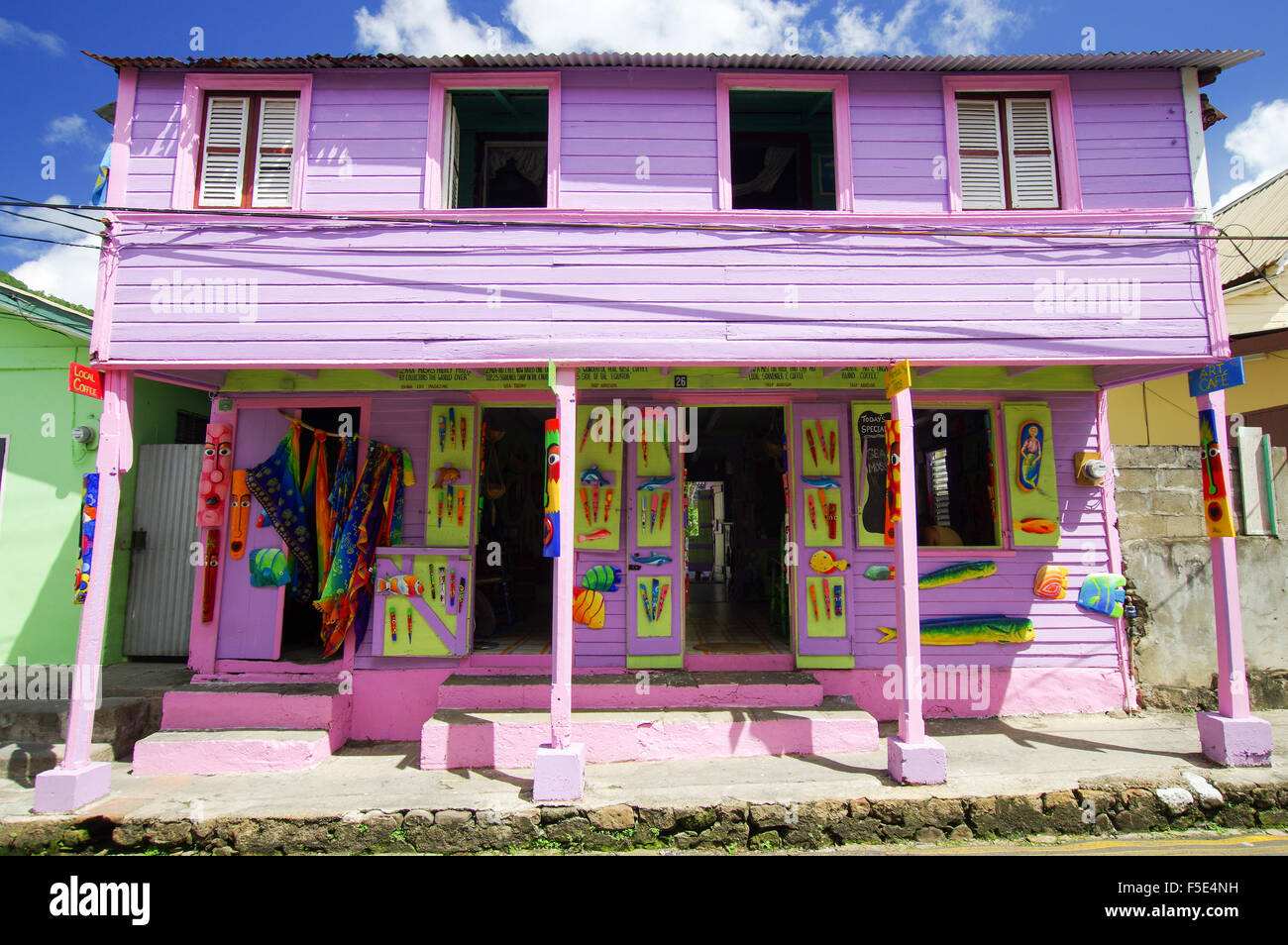 Colorata architettura della città di Soufrière, Saint Lucia Foto Stock