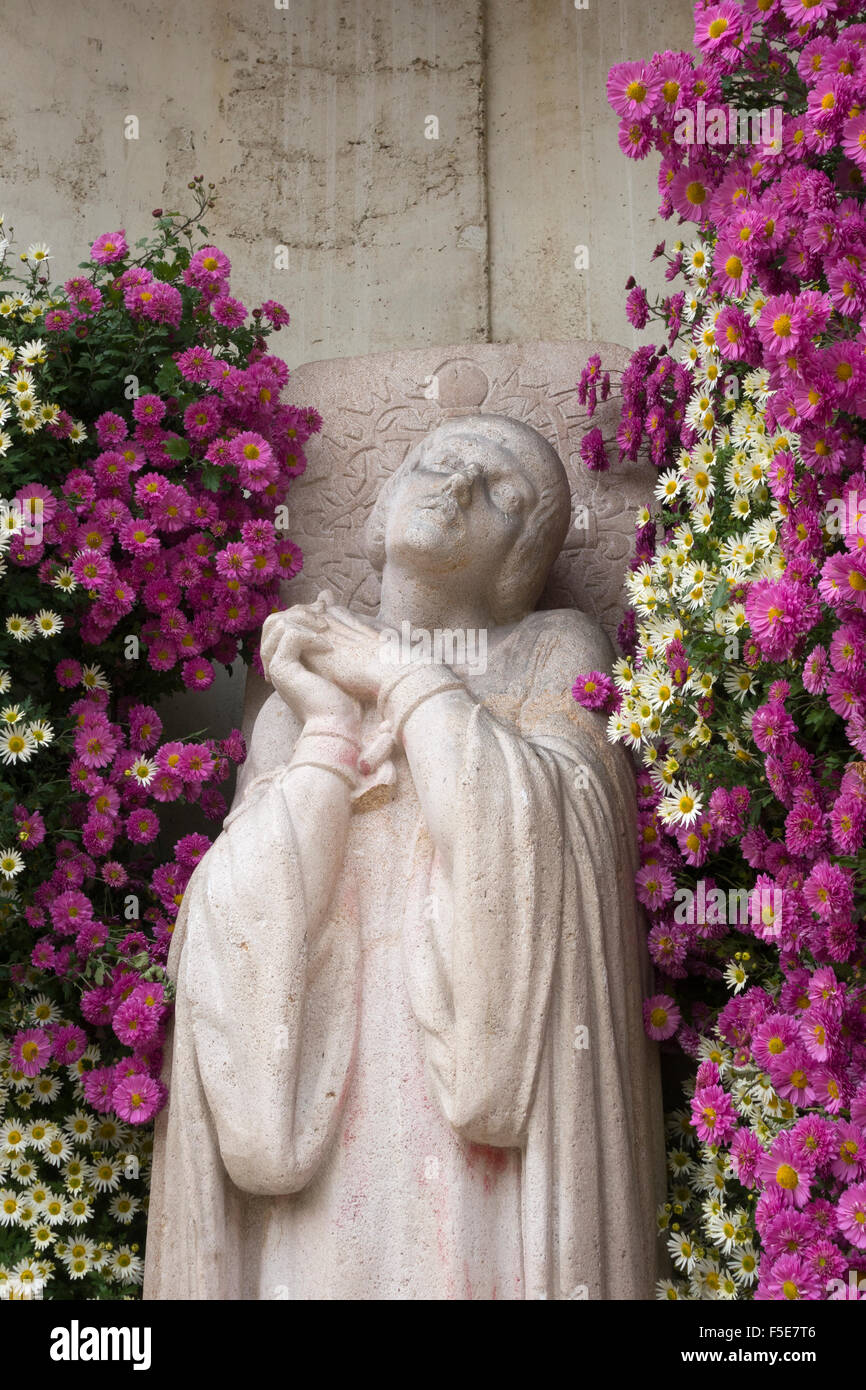 "Jeanne au bucherà l' da Maxime Real del Sarte a Église Sainte-Jeanne-d'Arc, Rouen, (Giovanna d Arco bruciando sul rogo) Foto Stock