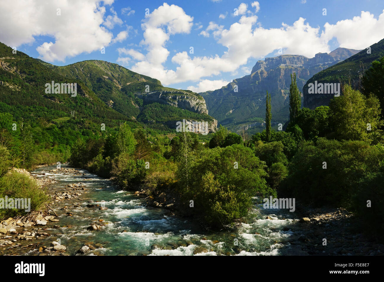 La Valle de Broto, Parque Nacional de Ordesa, Pirenei centrali, Aragona, Spagna, Europa Foto Stock