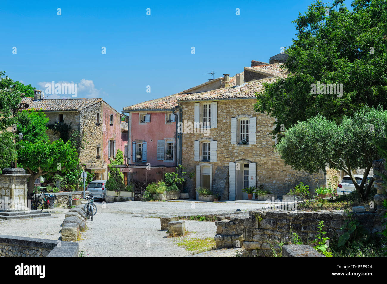 Borgo medievale di Oppede le Vieux, Vaucluse Provence Alpes Cote d Azur regione, Francia, Europa Foto Stock