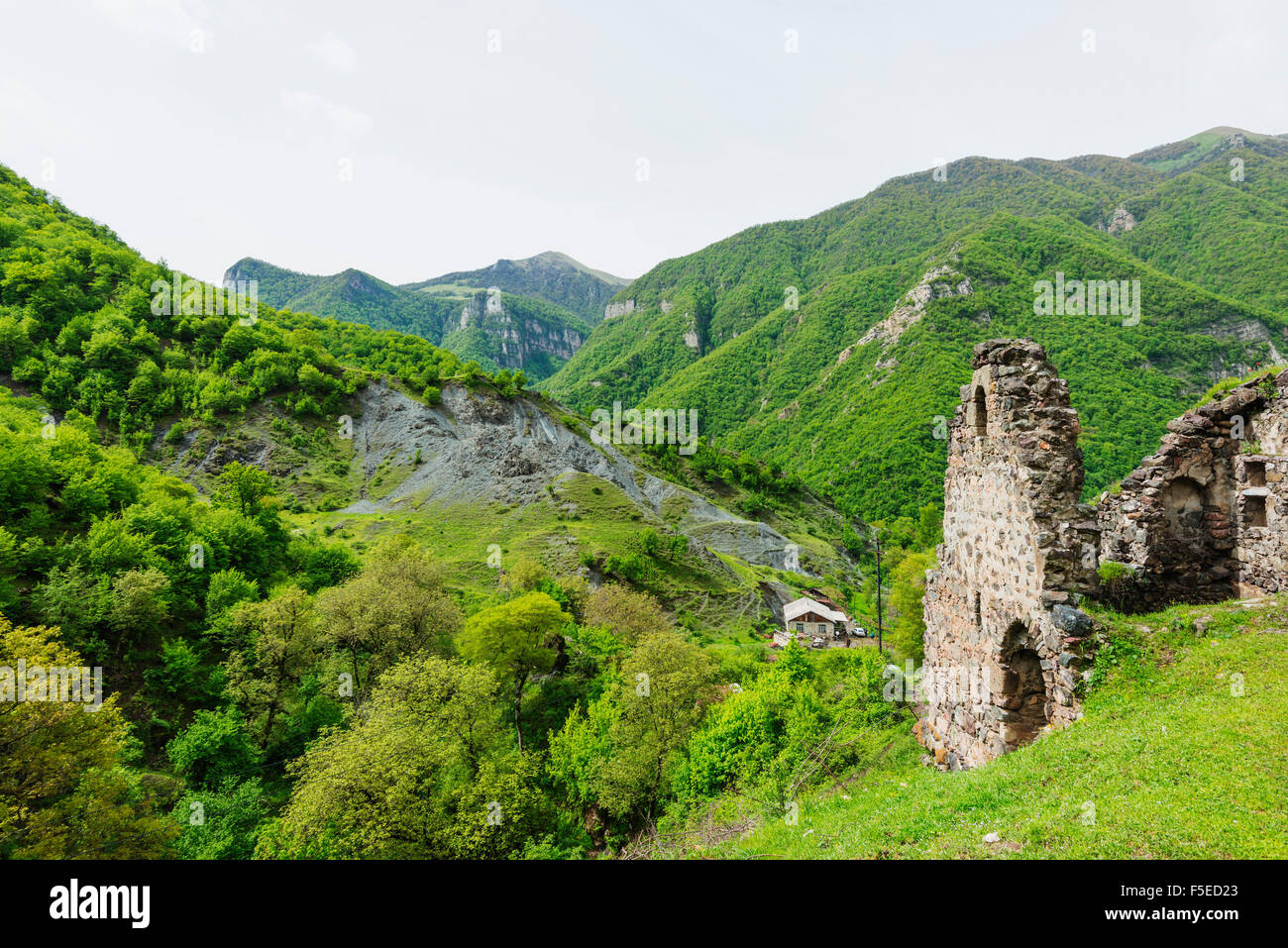 Monastero di Dadivank, indipendente enclave armena ufficialmente all'interno dell'Azerbaigian, Nagorno-Karabakh, Armenia, Caucaso, Asia Foto Stock