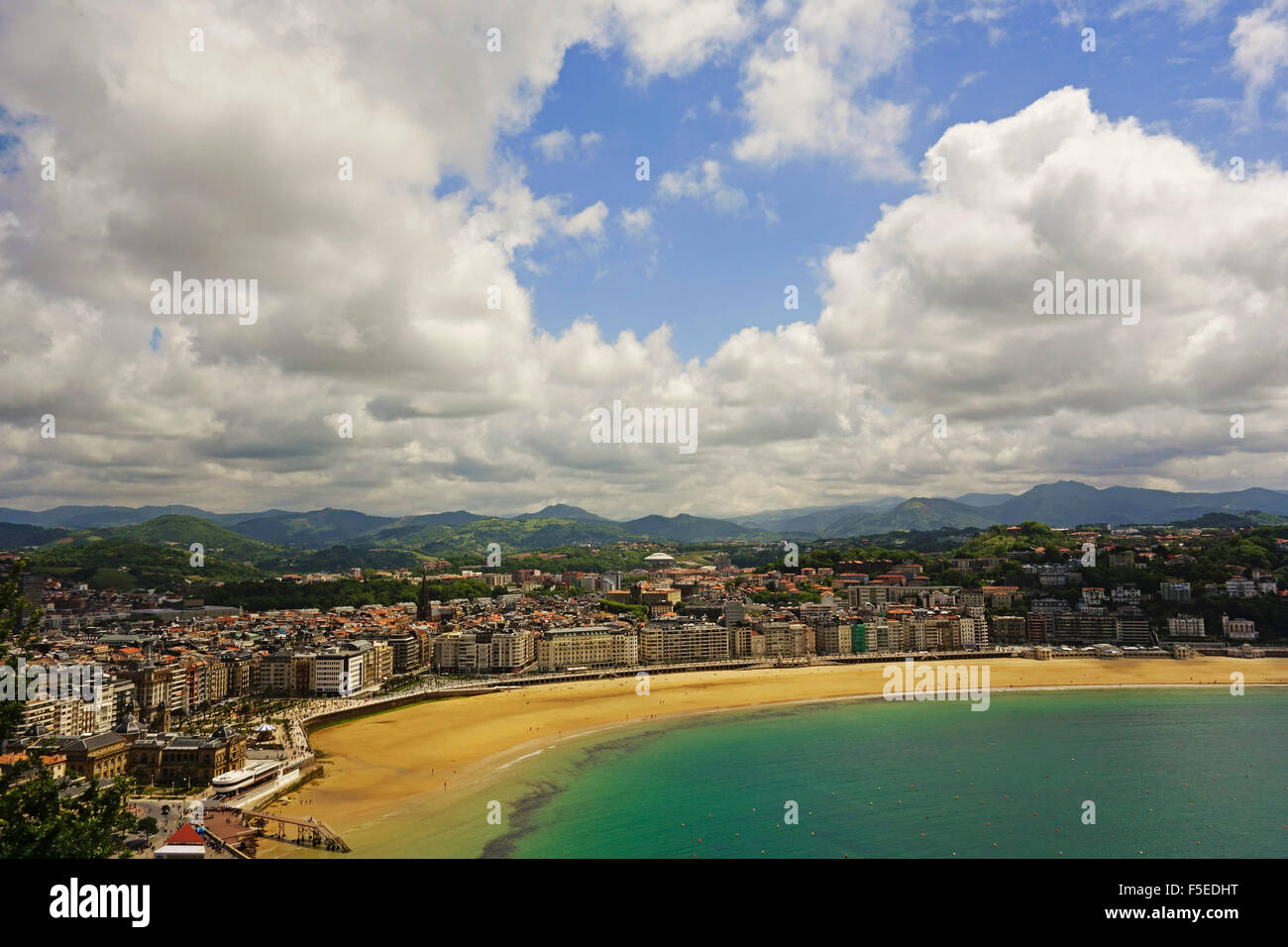 Vista di San Sebastian dal Monte Urgull, Paesi Baschi, Spagna, Europa Foto Stock
