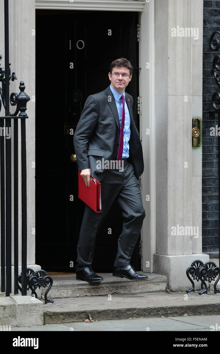 Londra, UK, 3 Novembre 2015: Segretario di Stato per le comunità e il governo locale Greg Clark visto per partecipare a una riunione del gabinetto di Downing Street a Londra Credito: WFPA/Alamy Live News Foto Stock