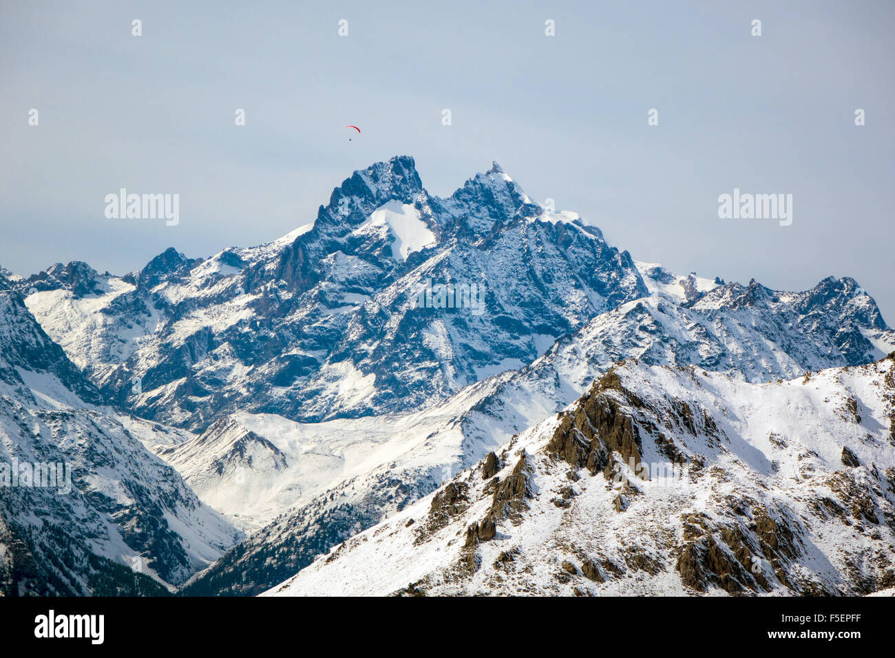 La Mieje visto da neve sul Col de Granon, Briancon Francia Foto Stock