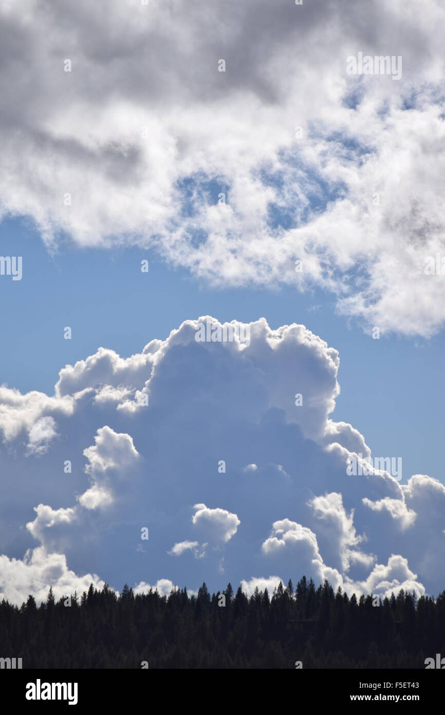 Nuvole nel cielo di Spokane. Foto Stock