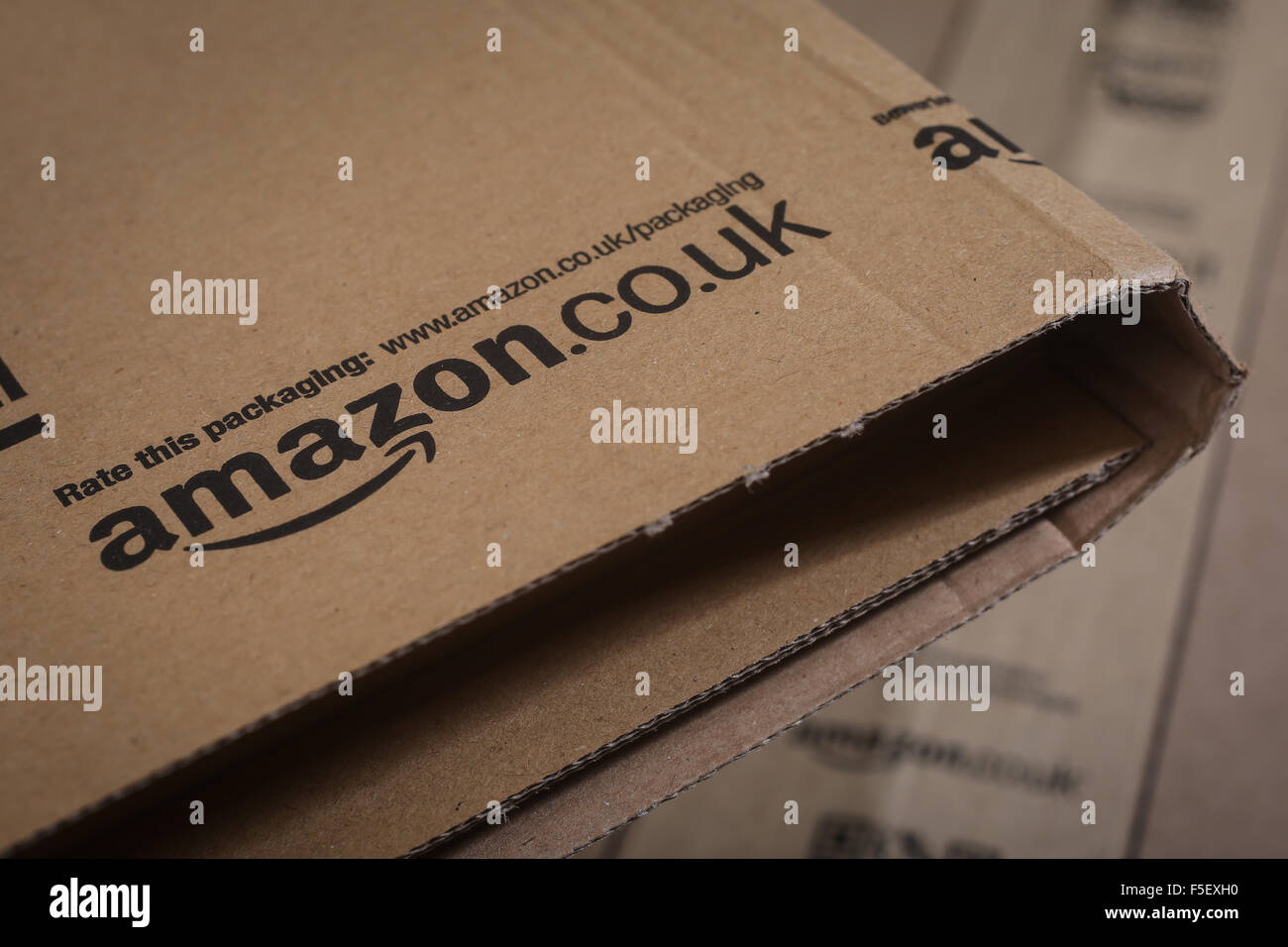 I pacchi consegnati da Amazon.co.uk Foto Stock