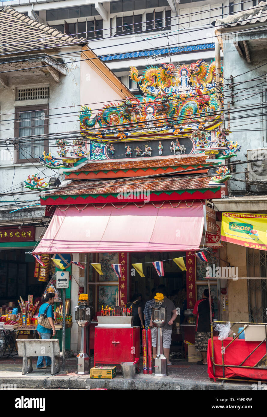 Piccolo tempio Cinese, Chinatown, Bangkok, Thailandia Foto Stock