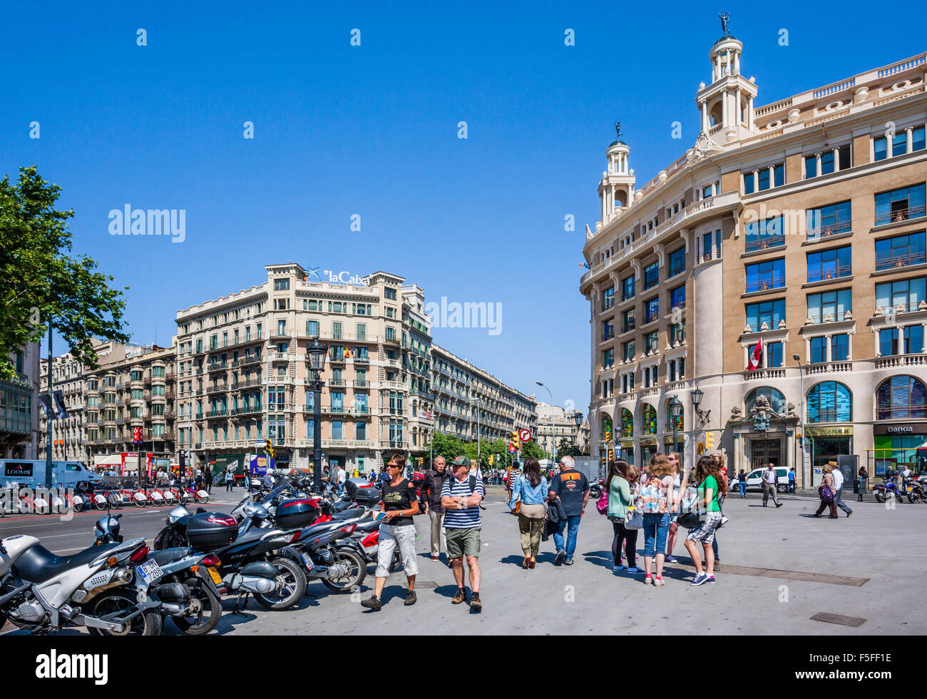 Spagna, catatonia, Barcelona, Plaça de Catalunya, grande piazza nel centro della città Foto Stock