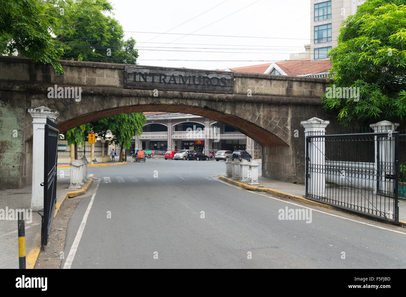 Cancello di Intramuros a Manila nelle Filippine. Intramuros è la monumentale parte spagnola di Manila Foto Stock