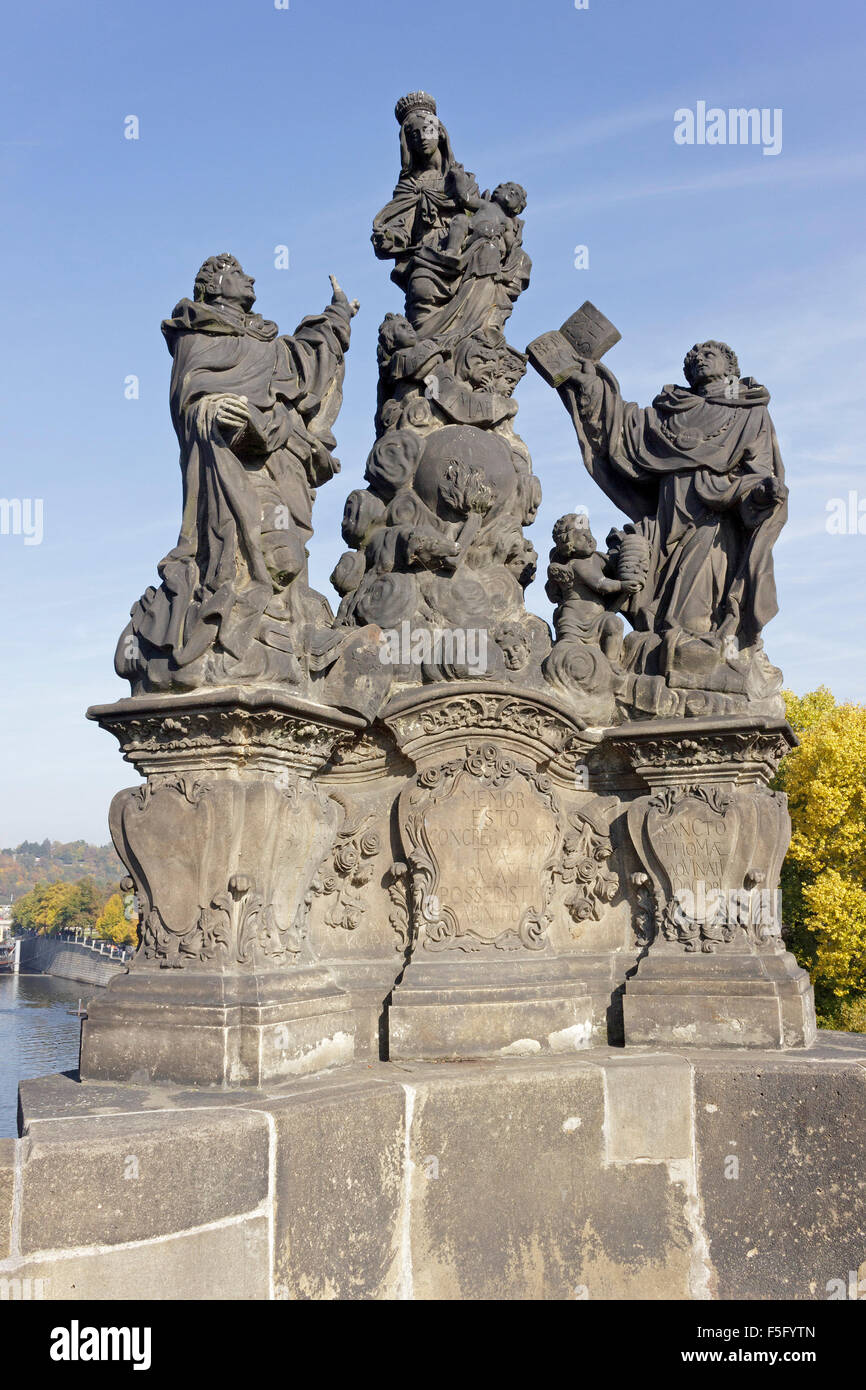 Statue, Madonna, San Domenico, San Tommaso d Aquino, Charles Bridge (Karlův Most), Praga, Repubblica Ceca Foto Stock